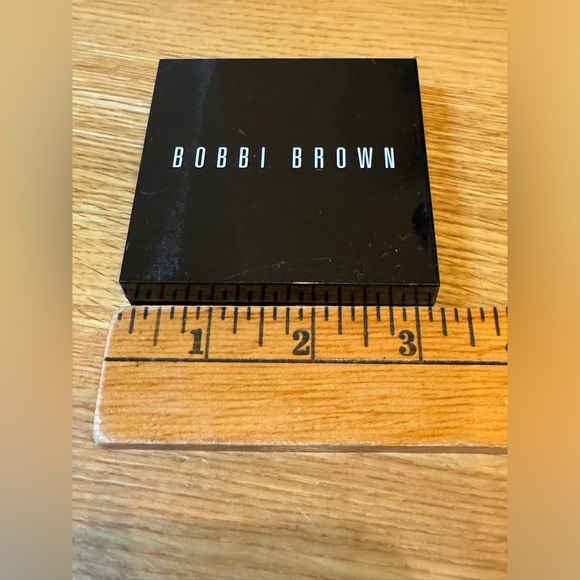 Bobbi Brown Highlighting Powder - Pink Glow Never Used - Picture 1 of 3